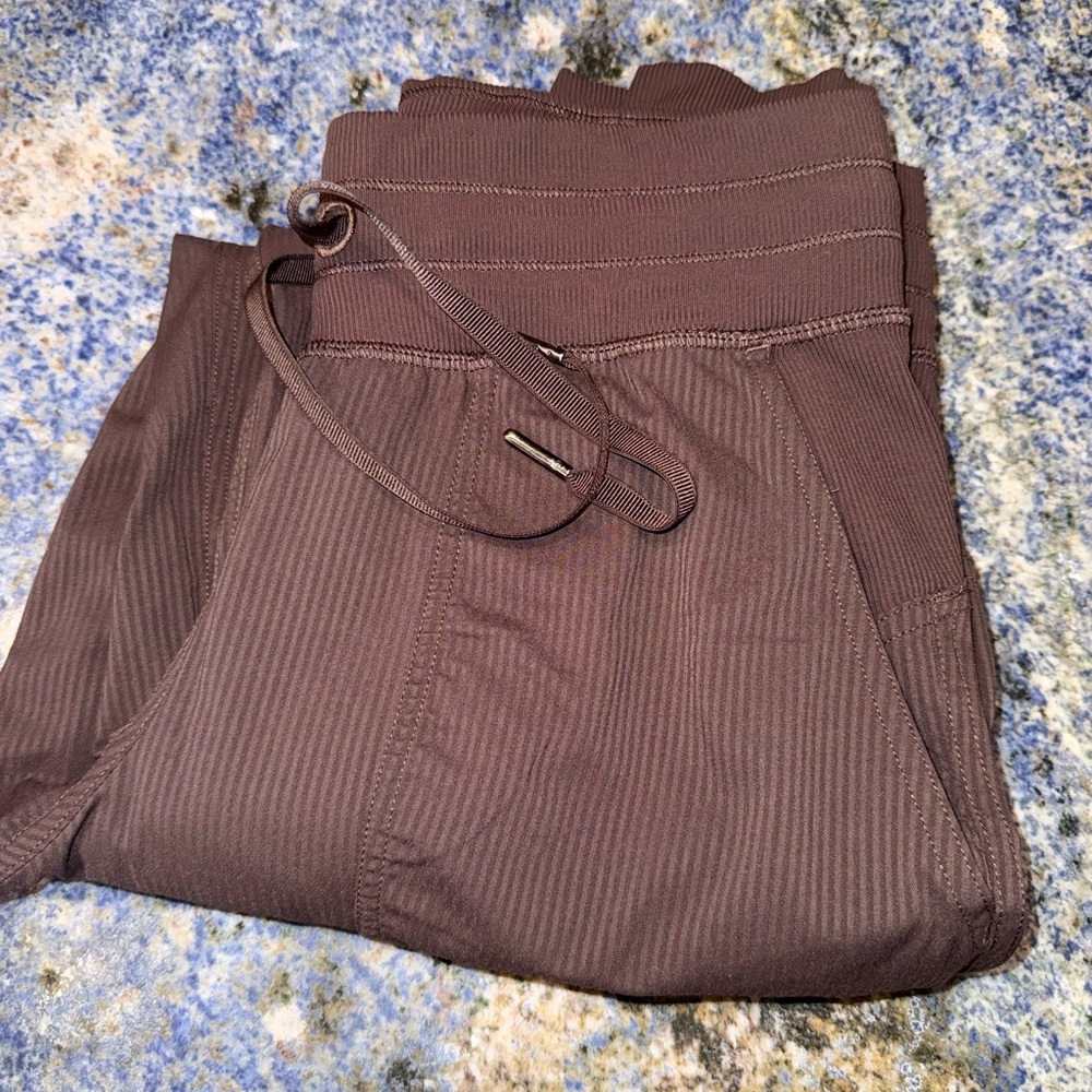 lululemon athletica Ribbed Track Joggers in Brown